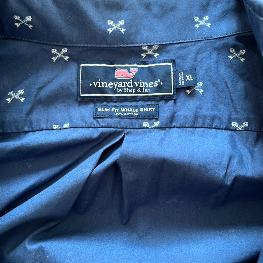 Xl Vineyard Vines summer shirt. Short sleeved